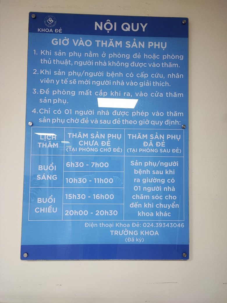 Người nhà vào thăm theo giờ trước sinh và sinh xong được 1 người nhà ở lại chăm sóc. (Ảnh: )