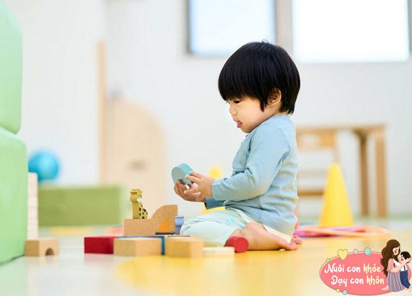 Bố mẹ có thể áp dụng các phương pháp rèn luyện trí thông minh cho trẻ ngày từ nhỏ.