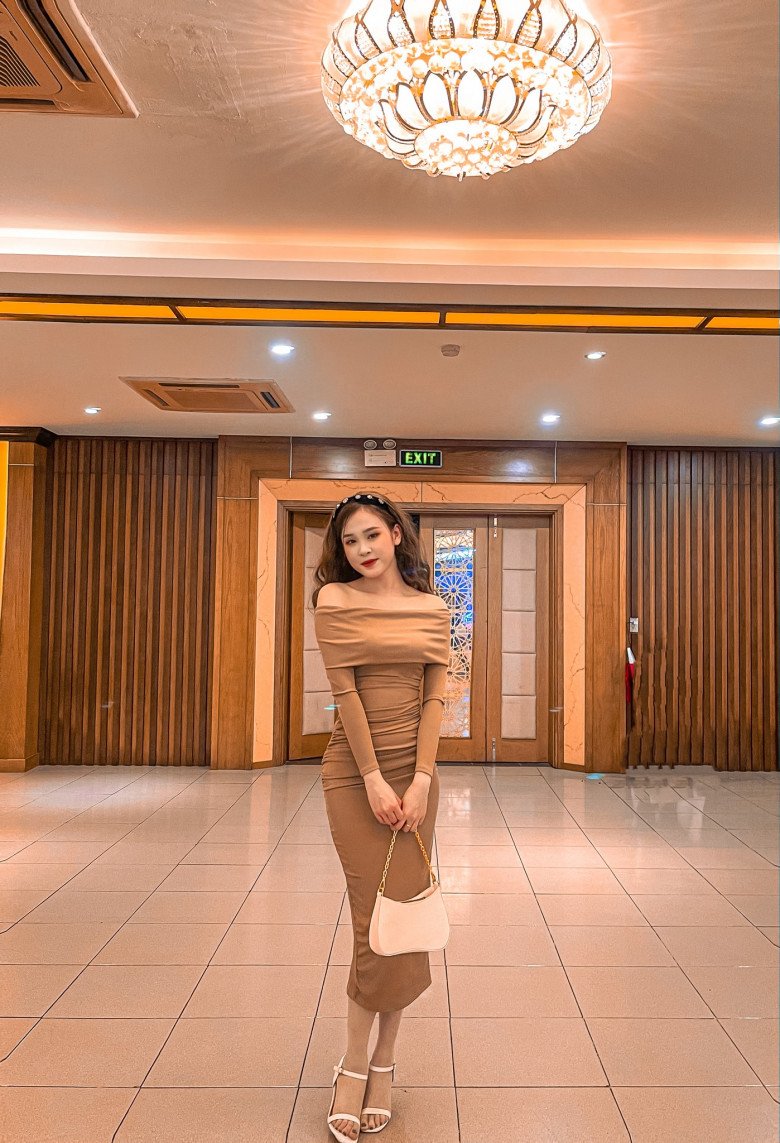 Xuất hiện cô MC là nữ sinh đẹp nhất Nghệ An, có làn da ngọc ngà, bên ngoài trong veo, bên trong nóng bỏng - 7