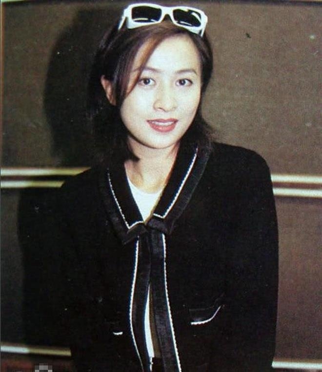 Thời quá khứ, Lưu Gia Linh từng gặp biến cố lớn.