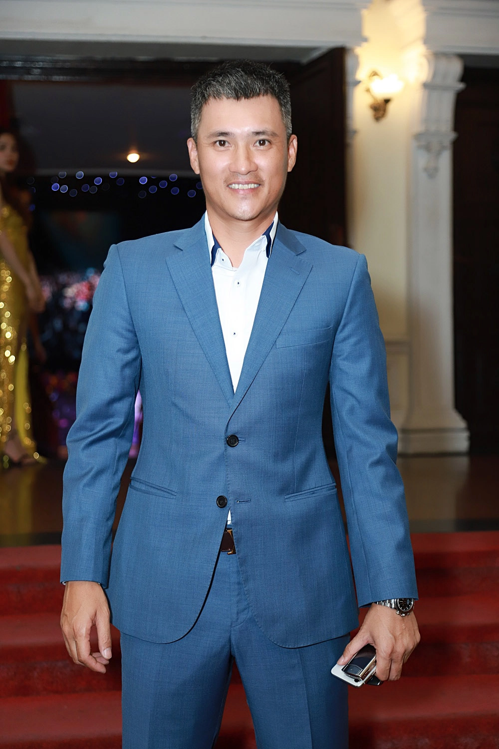 Công Vinh hiếm hoi dự sự kiện showbiz, gây chú ý khi đi một mình, không có bà xã Thủy Tiên.