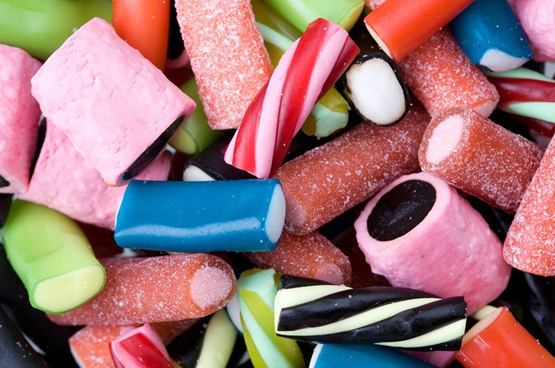 Chuyên gia dinh dưỡng Vanessa Quarmby cho biết: "Lượng đường trong một gói kẹo cao đến mức đáng báo động. Đường không có giá trị dinh dưỡng và không tốt cho sức khỏe, mọi người nên tránh đồ ăn nhiều đường".
