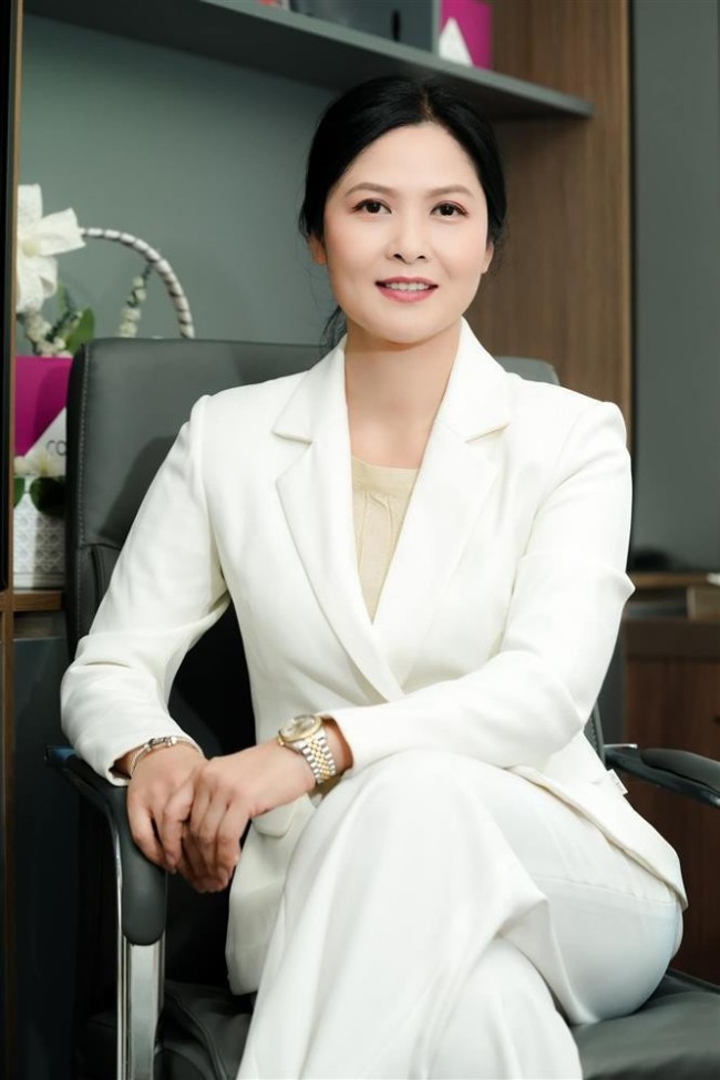 Cô bán hoa đẹp nhất VTV chông chênh sau ly hôn, con trai liên tục giục tìm tình yêu mới - 16