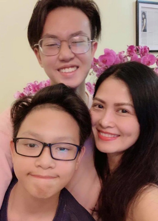 Hai cậu con trai của Thúy Hà.