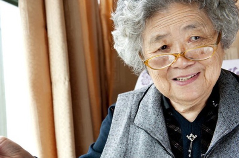 Sức khỏe đường ruột liên quan chặt chẽ đến sức khỏe và tuổi thọ. Một chương trình của Nhật đã phỏng vấn cụ bà Shibuya 103 tuổi có não, mạch máu và đường ruột trẻ khỏe như người 20 tuổi để tìm ra bí quyết trẻ khỏe ở tuổi hơn 100.
