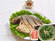 Bếp Eva - Hôm nay nấu gì: Cơm chiều thơm nức mũi, có món rau xào lạ miệng nhưng ngon