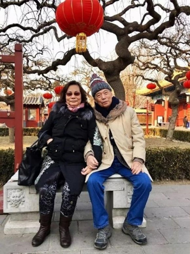 Bà không thể gánh được chi phí của biệt thự nên quyết định bán.