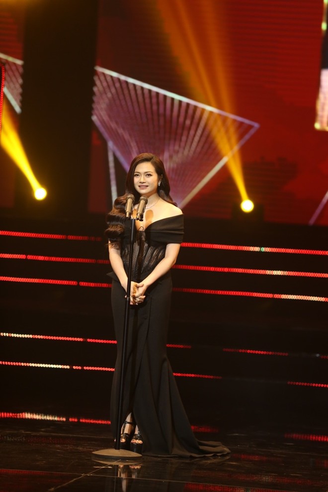 VTV Awards 2023 amp;#34;buồn bất thình lìnhamp;#34;: Cuộc Đời Vẫn Đẹp Sao hoàn toàn tay trắng! - 7