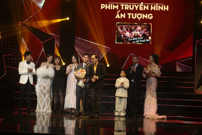 VTV Awards 2023 amp;#34;buồn bất thình lìnhamp;#34;: Cuộc Đời Vẫn Đẹp Sao hoàn toàn tay trắng! - 1