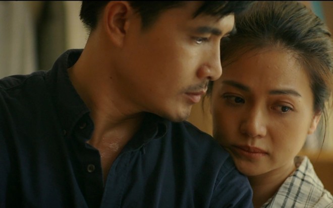 Ekip Gia Đình Mình Vui Bất Thình Lình nhận giải Phim Truyền Hình Ấn Tượng tại VTV Awards 2023 (Nguồn video: Hoàng Dương).