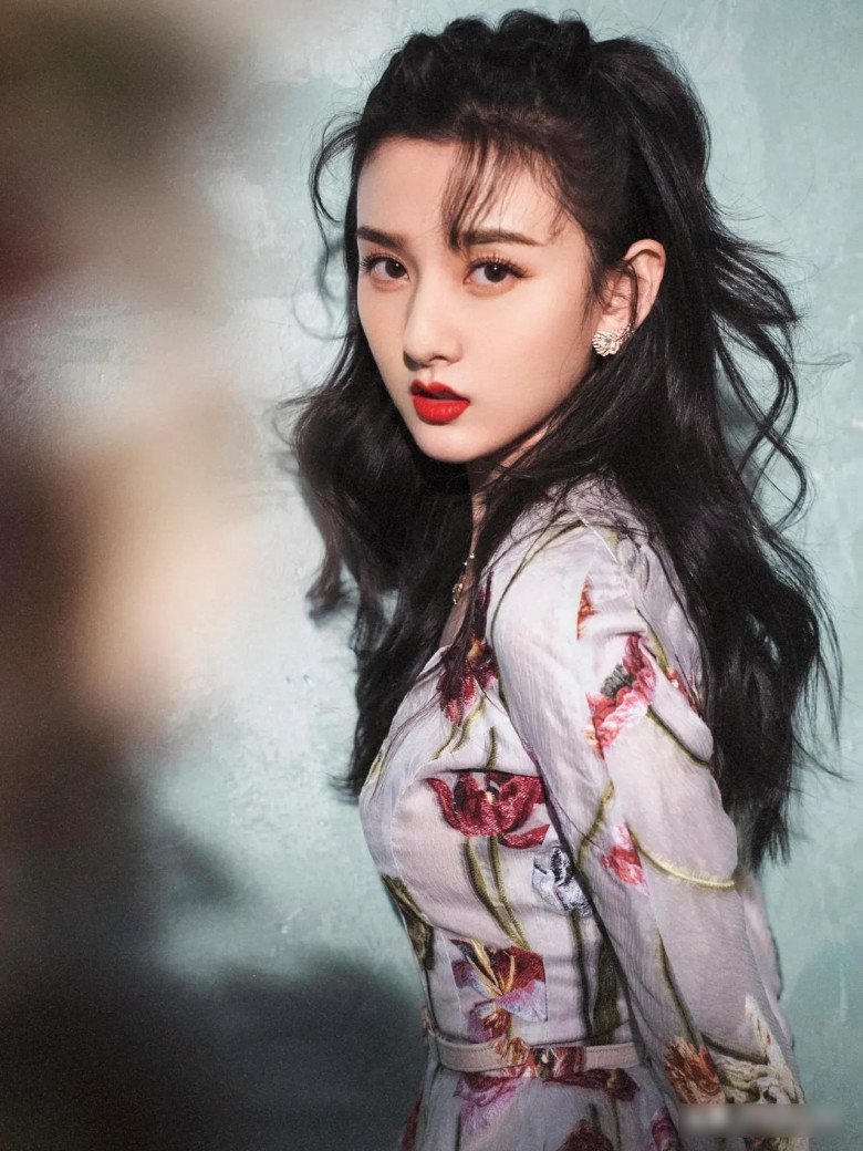 Tống Tổ Nhi dần trở thành gương mặt quen thuộc với khán giả đất nước tỉ dân.