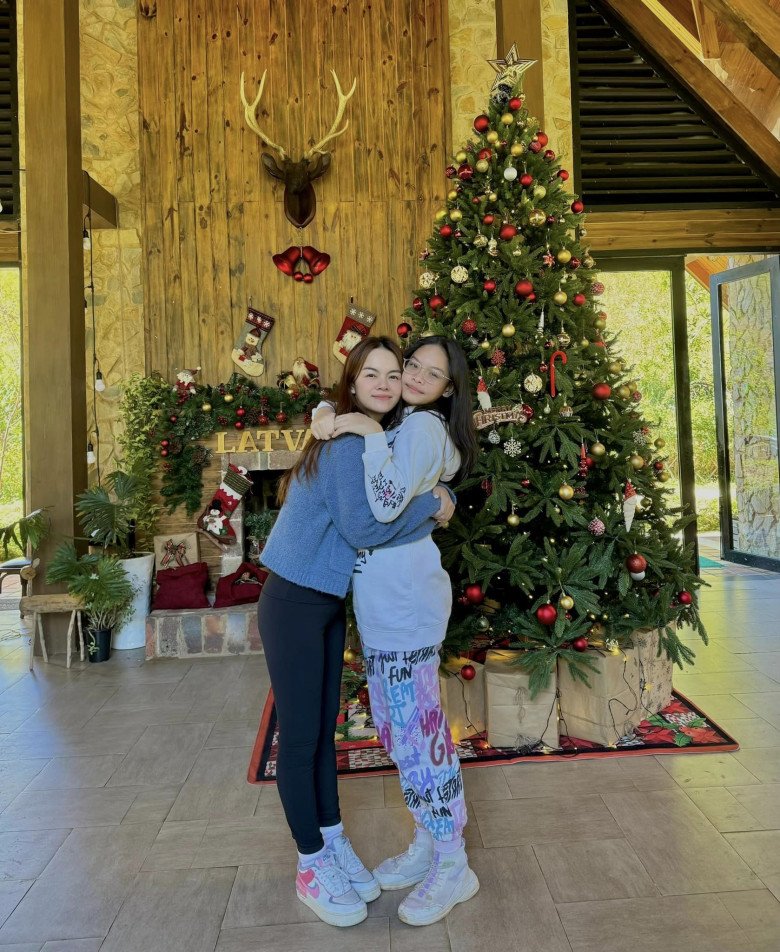 Vóc dáng của Tuệ Lâm nay cao lớn phổng phao.