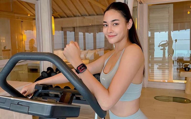 Ngày thường, ở nhà cô tranh thủ thời gian để tập luyện với những bài tập cardio để đốt lượng mỡ thừa lớn trong cơ thể. 
