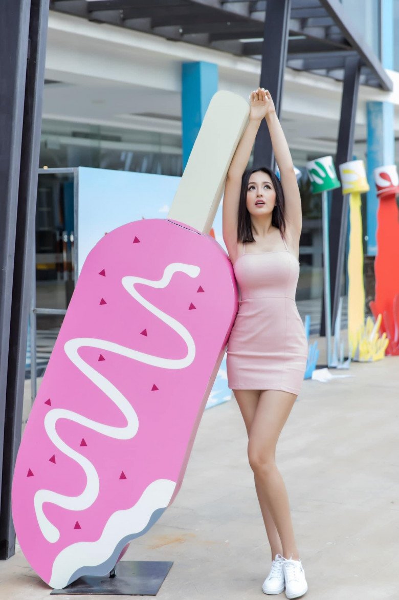 Mai Phương Thúy cho biết, thực chất cô chỉ cao 1m79, nhưng vì đôi chân quá dài so với tỉ lệ lưng nên ai cũng mặc định rằng cô cao hơn 1m80.