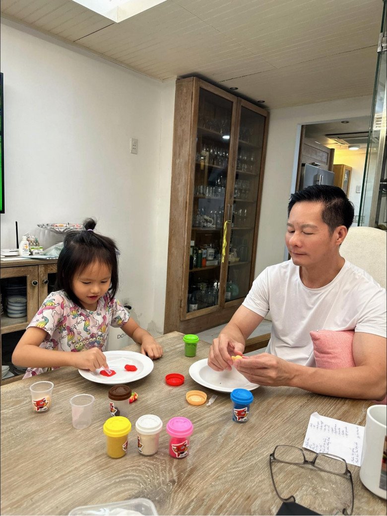 Con gái phan như thảo xinh đẹp như thiên thần trong lễ rửa tội tự quyết định vào đạo của bố đại gia - 7