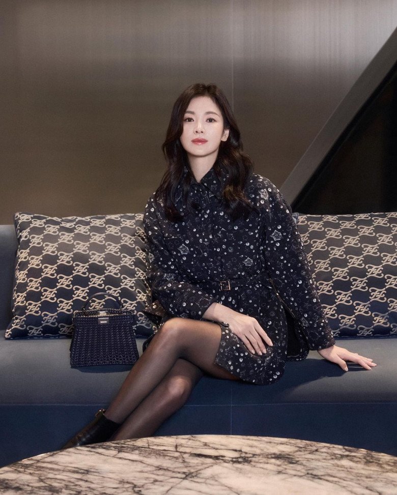 Tết cách xa chỉ vài tuần lễ, amp;#34;bà hoàng tạo trendamp;#34; Song Hye Kyo đang lăng xê mốt tóc gì? - 5