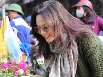 Rực rỡ chợ hoa phố Hoàng Hoa Thám ngày cận Tết