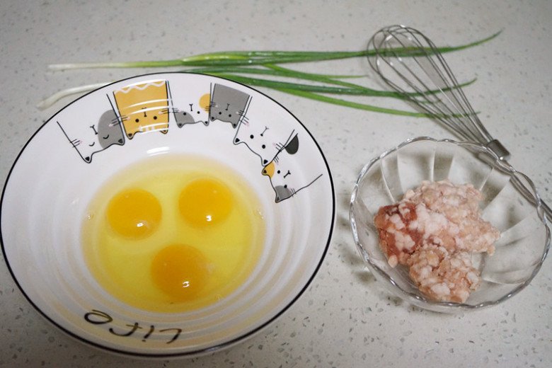 Trứng hấp thịt băm đơn giản, dễ làm lại cực trôi cơm, người già lẫn trẻ nhỏ đều thích vì quá dễ ăn - 1
