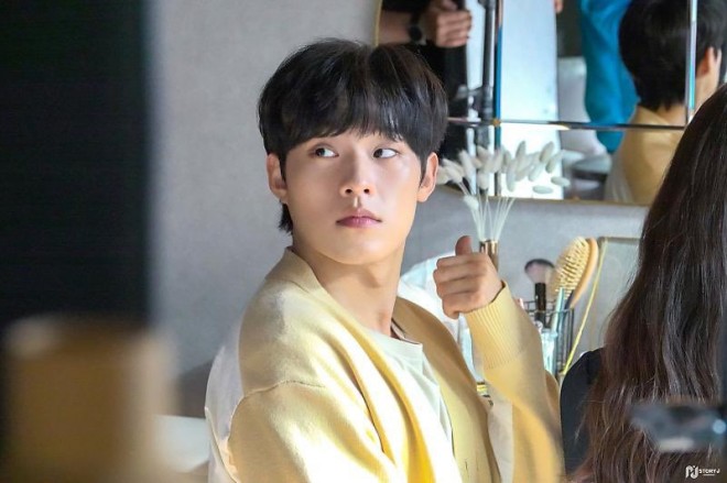 Kim Sung Cheol đóng phim nào cũng được khen ngợi từ vai chính tới vai phụ. 