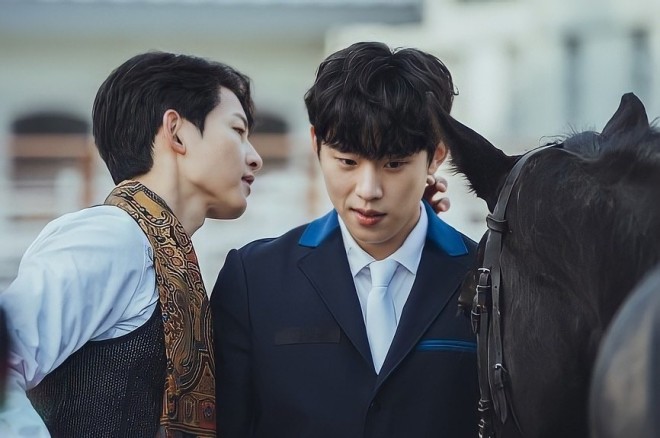 Nhân vật của anh trúng tiếng sét ái tình với nhân vật Vincenzo của Song Joong Ki. 