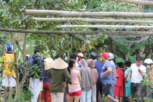 Hiện trường vụ máy bay rơi