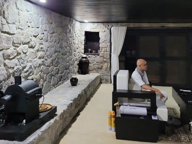 Chân dung đại gia Việt Đặng Lê Nguyên Vũ: Sống ẩn dật trong hang đá sau vụ ly hôn nghìn tỷ