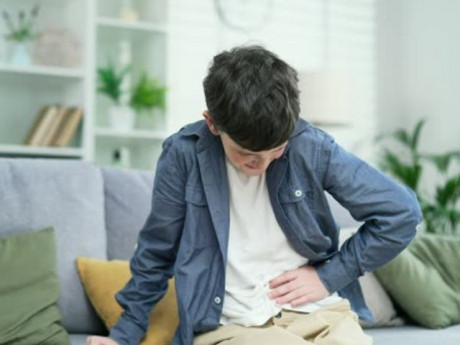 Cậu bé vỡ tinh hoàn khi chơi môn này với bạn, bác sĩ nhắc bố mẹ 5 điều để con tránh gặp nạn