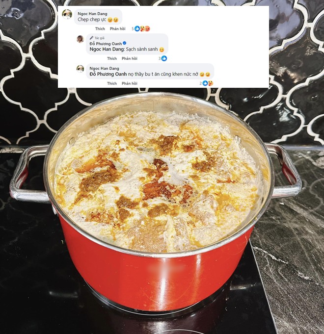 Mỗi khi Phương Oanh chia sẻ món ăn mình làm, Ngọc Hân đều vào bình luận bày tỏ sự thèm. Có lần, nữ diễn viên khoe nồi riêu cua gạch mịn, ngậy, thơm lừng, Hoa hậu bày tỏ: Nọ thầy bu tôi ăn cũng khen nức nở.