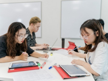 Tốt nghiệp bằng giỏi, Gen Z vỡ mộng và hụt hẫng khi không xin được việc ưng ý