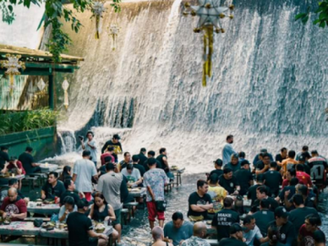 Không thể bỏ lỡ khi đến Philippines: Buffet tại nhà hàng bên thác nước đẹp đỉnh!