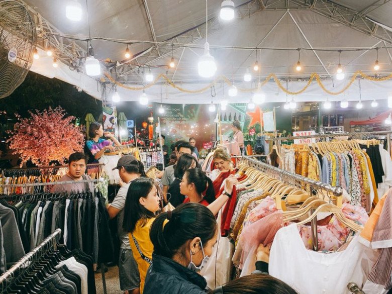 Khi dành thời gian tìm hiểu và tham khảo giá giữa các shop sẽ giúp bạn có được sự lựa chọn tốt nhất.