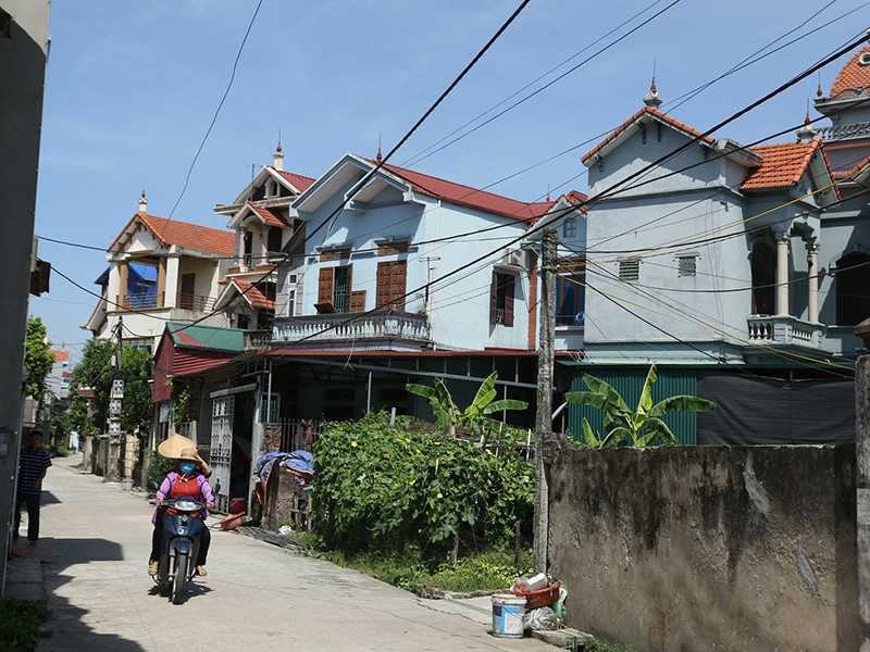 Những nhà nào xây 3-4 tầng, biệt thự hoành tráng đều là những nhà có người buôn bán thịt lợn. 
