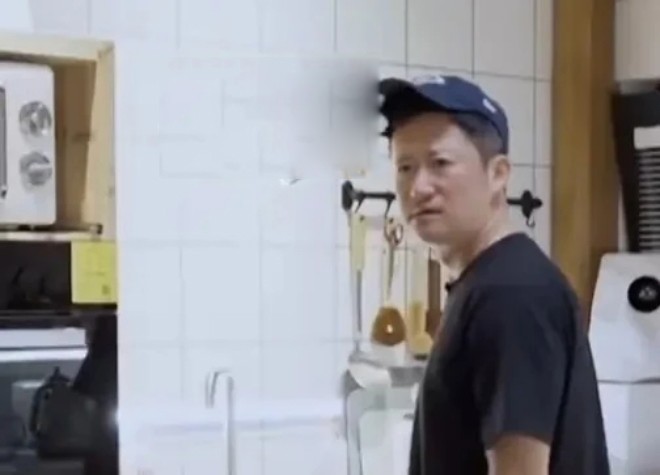 Anh đánh mất hình ảnh yêu chiều vợ.