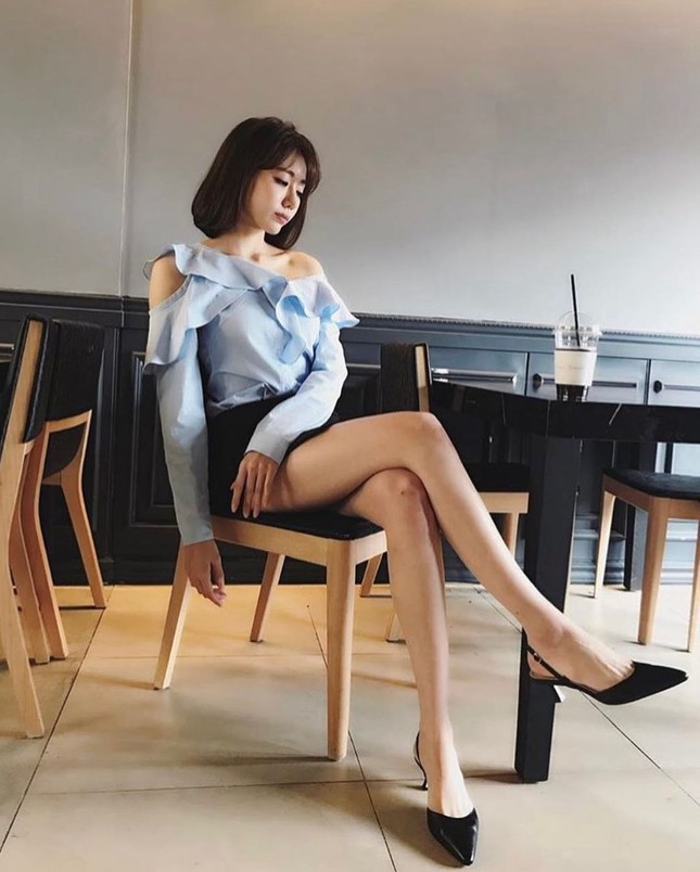 Nhờ thường xuyên dạy vũ đạo kết hợp tập gym, Viki giữ được vóc dáng đáng mơ ước.