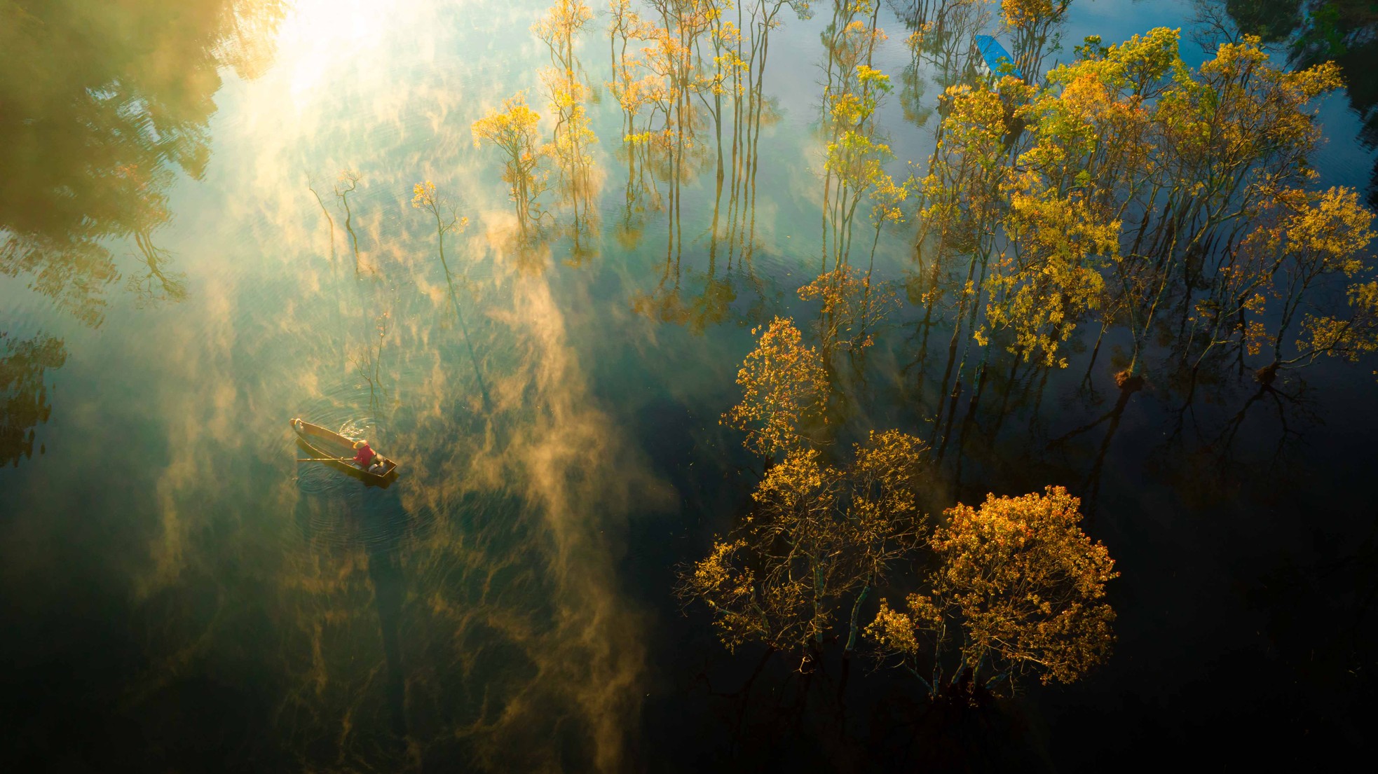 Hồ Tuyền Lâm, hồ nước ngọt lớn nhất thành phố Đà Lạt (Lâm Đồng) thường nằm trong danh sách điểm đến của du khách. Nhưng suối Tía, nơi thượng nguồn của dòng nước chảy vào hồ thì vẫn còn ẩn mình, ít người biết tới. Ảnh: Bùi Văn Hải.