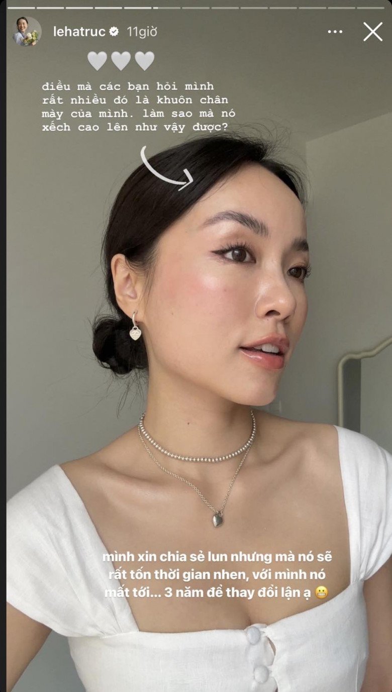 Cô thủ thỉ lí do chia sẻ là có nhiều bạn đặt câu hỏi rằng làm sao mà nó xếch cao lên được như vậy. Hà Trúc bộc bạch, mình đã mất tới 3 năm để thay đổi.