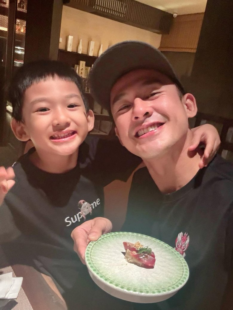 Lương Thế Thành khoe ảnh được con trai dẫn đi tẩm bổ vì amp;#34;nhìn bố ốm quáamp;#34;, Thuý Diễm có bình luận gây xôn xao - 2