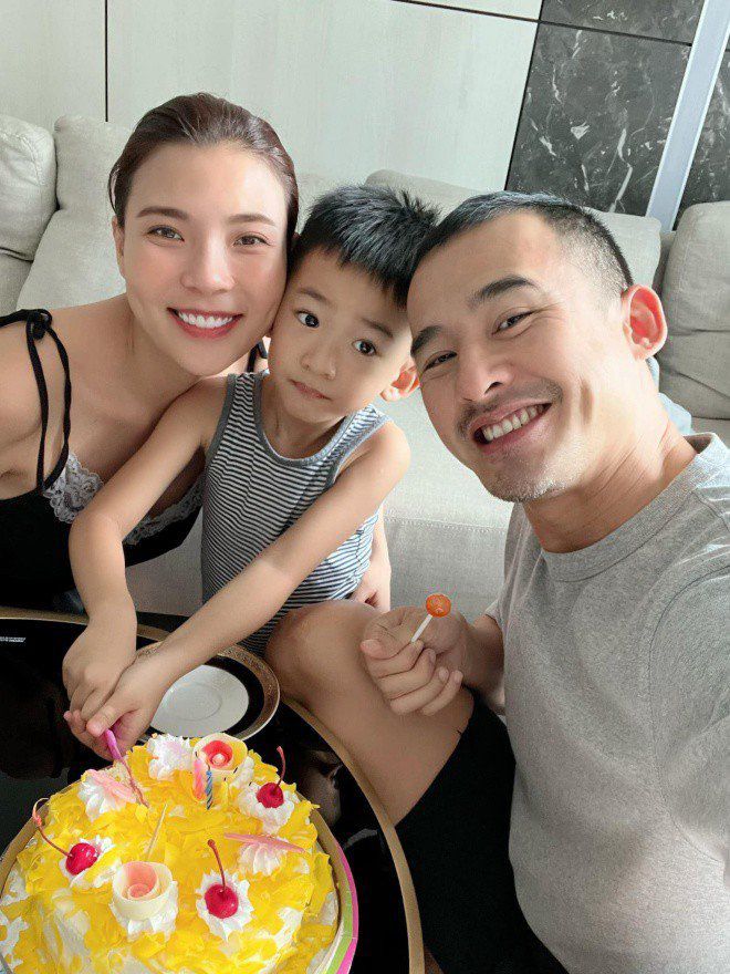 Dạo gần đây có lẽ lịch quay bận rộn nên Thuý Diễm ít xuất hiện trong khung hình gia đình so với trước kia.