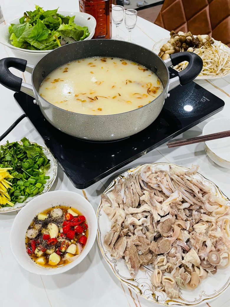 Mẹ 3 con Hải Băng khoe mâm lẩu hấp dẫn: amp;#34;Giỏi thế này hỏi sao chồng không thươngamp;#34; - 2