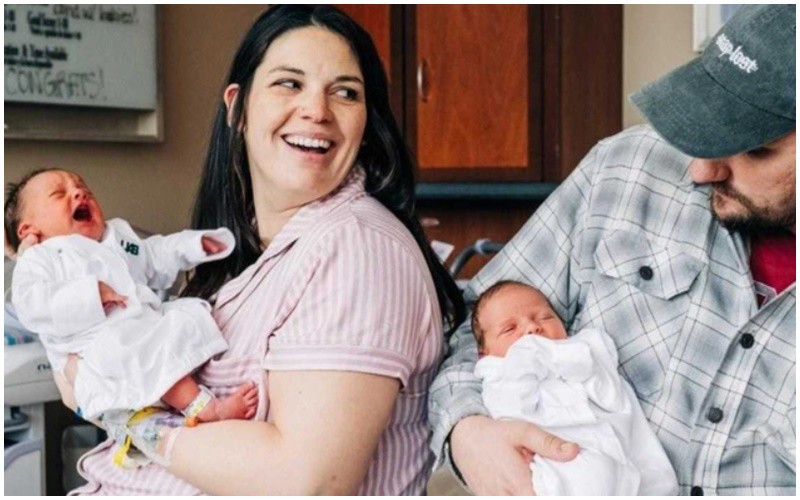 Cô Kelsey Hatcher, đến từ Mỹ sinh 2 bé gái từ 2 tử cung riêng biệt vào hai ngày khác nhau.
