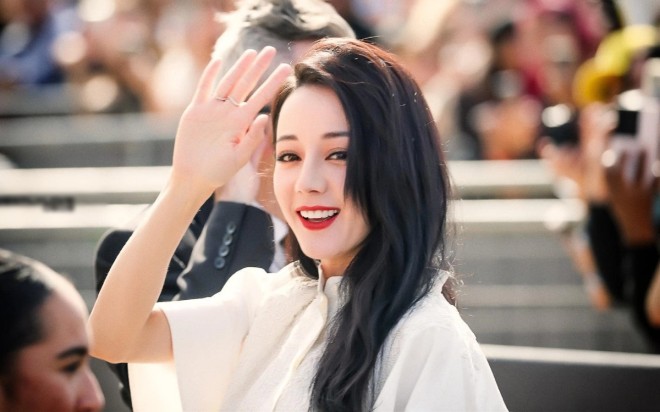 Hình ảnh của Địch Lệ Nhiệt Ba kém đẹp trong mắt công chúng.