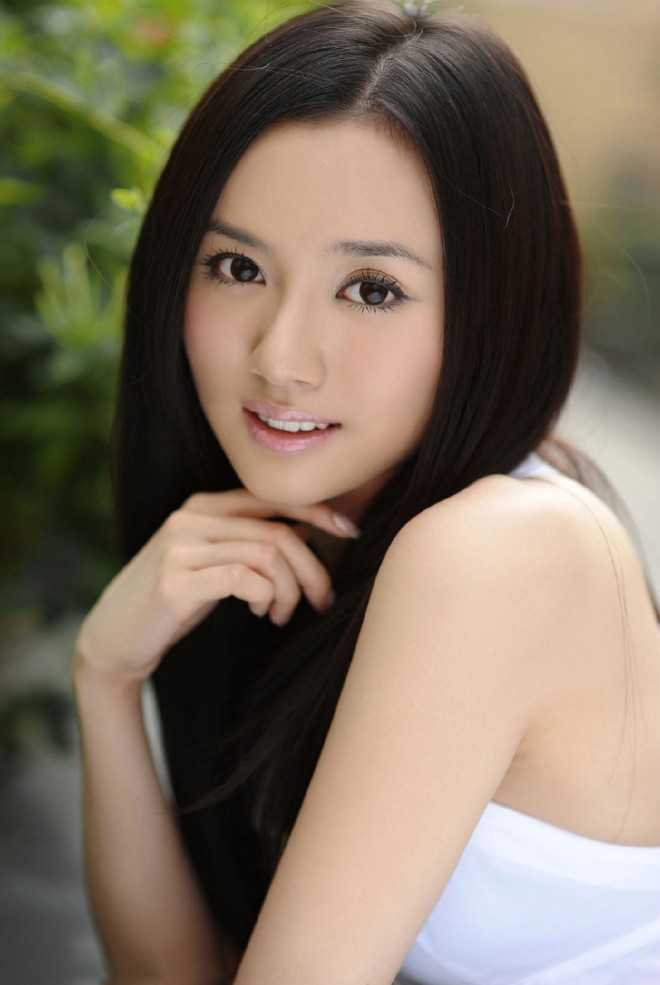 Giang Khải Đồng sinh ra là tiểu thư nhà giàu.