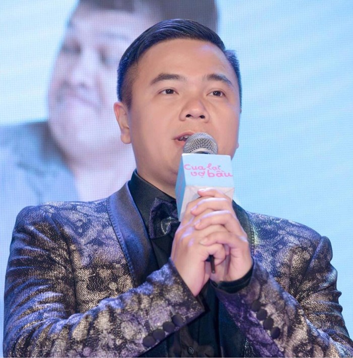 Đạo diễn Nhất Trung nghẹn lời khi nhắc đến biến cố.
