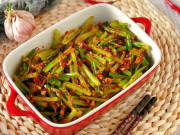 Bếp Eva - Loại rau hay để xào thịt bò, giờ đem trộn chua cay kiểu này được món ngon đã đời