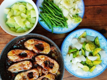 Thường xuyên ăn rau củ luộc, người phụ nữ nhận kết quả bất ngờ khi khám xương, bác sĩ chỉ rõ lý do