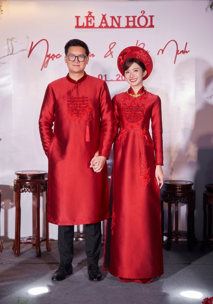 Ngọc Huyền - Duy Minh trong lễ ăn hỏi diễn ra vào tối 16/1 vừa qua.
