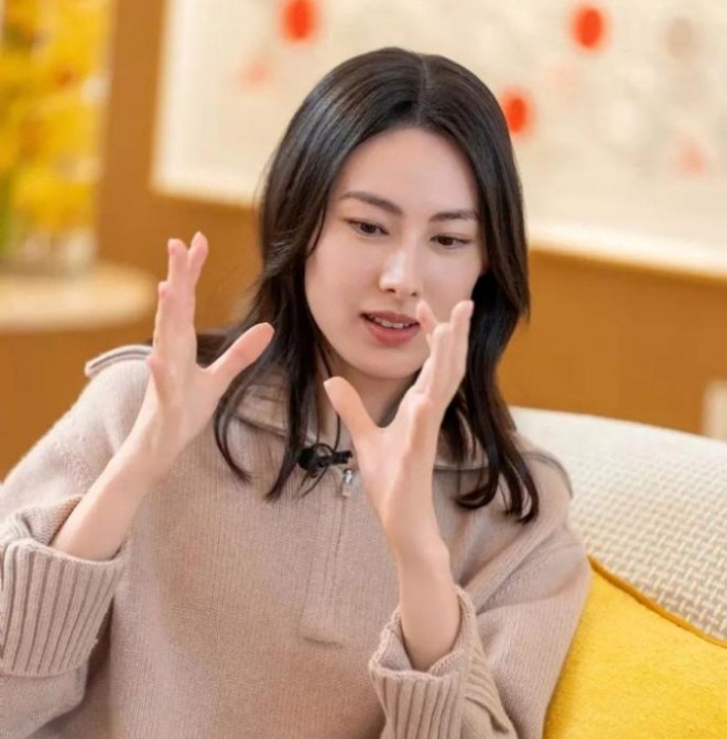 Lương Lạc Thi đã có thể bình thản nói về cuộc tình ồn ào với tỷ phú năm xưa.