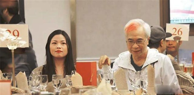 Hôn nhân của Lý Long Cơ và Chris Wong bị hoãn vì nhà có tang.