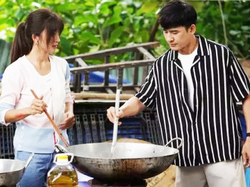 Cặp đôi chàng 42 nàng 37 tuổi cùng cưa sừng làm sinh viên: Đẹp thì vẫn đẹp, nhưng trông quá già