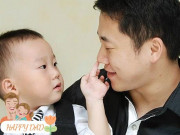 Làm mẹ - Bố trêu con trai "Mẹ già xấu quá, bố đổi mẹ khác cho con nhé?", câu trả lời của đứa trẻ khiến bố bật cười